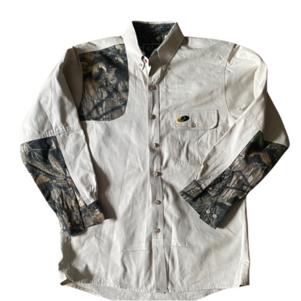 MOSSY OAK SPORTSWEAR Men’s Camo Button Down Shirt Size M